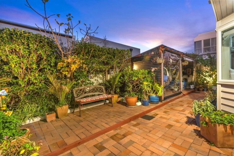 Photo of property in 1/207 Oceanbeach Road, Mount Maunganui, 3116