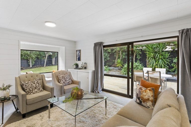 Photo of property in 2 Gosford Drive, Botany Downs, Auckland, 2010