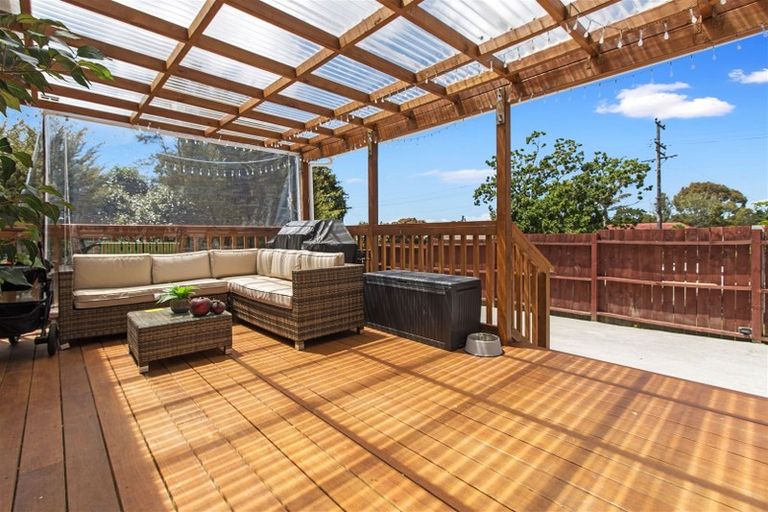 Photo of property in 6 Woodside Road, Massey, Auckland, 0614