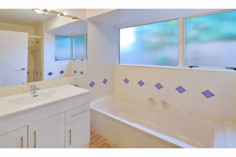 Photo of property in 97a Winters Road, Redwood, Christchurch, 8051