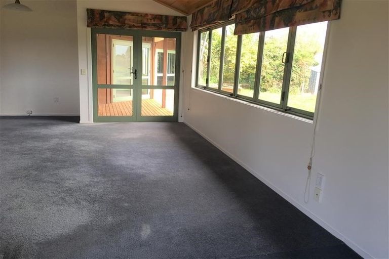 Photo of property in 1373 Devon Road, Brixton, Waitara, 4382