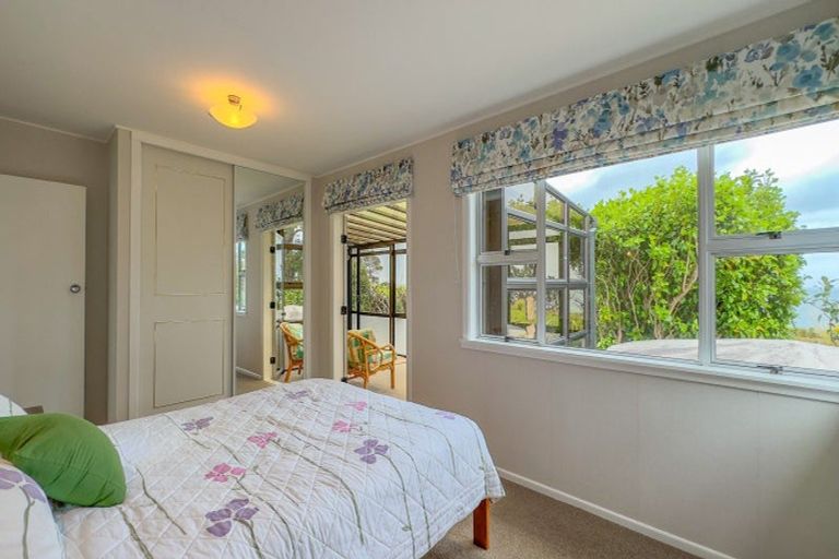 Photo of property in 107 Howard Road, Orere Point, Papakura, 2585
