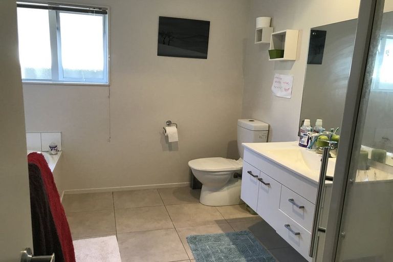 Photo of property in 251 Mark Avenue, Grenada Village, Wellington, 6037