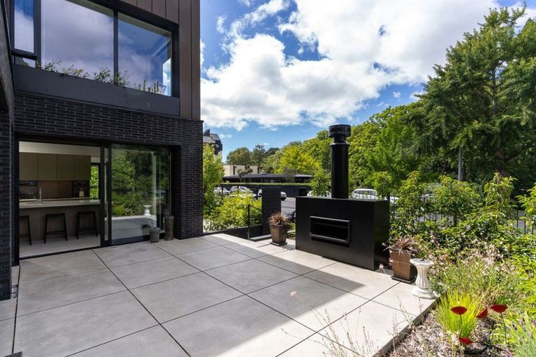 Photo of property in 25 Carlton Mill Road, Merivale, Christchurch, 8014
