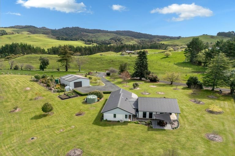 Photo of property in 136b Kumikumi Road, Lower Kaimai, Tauranga, 3171