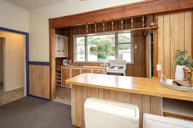 Photo of property in 398 Keyes Road, New Brighton, Christchurch, 8083