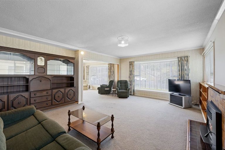 Photo of property in 42 Queens Road, Glen Avon, New Plymouth, 4312