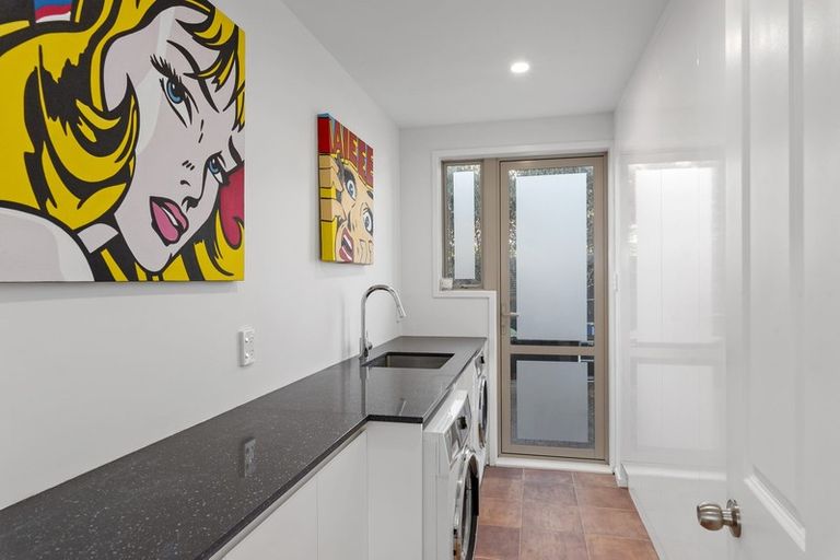 Photo of property in 1/148 Beach Road, Campbells Bay, Auckland, 0630