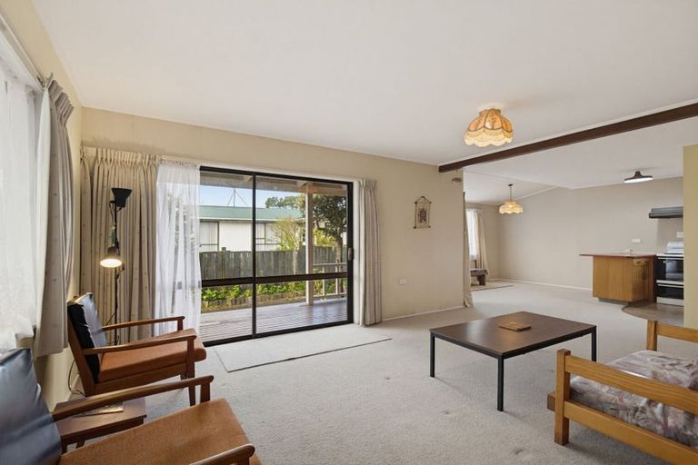 Photo of property in 14 Riverside Drive, Waiuku, 2123