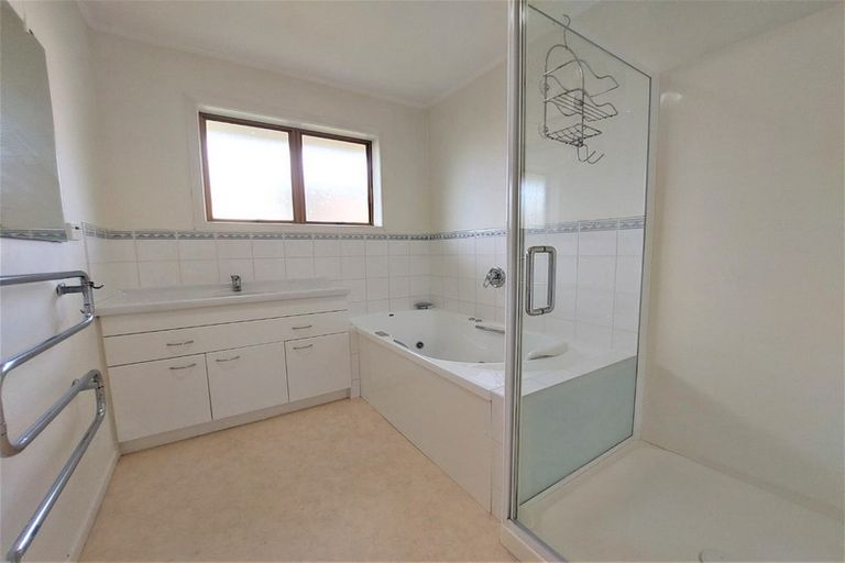 Photo of property in 12 Chequers Avenue, Chartwell, Hamilton, 3210