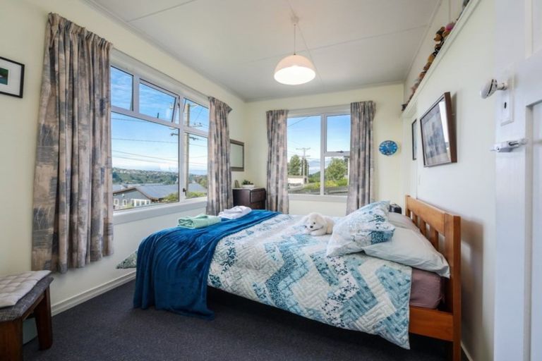 Photo of property in 11 Monowai Road, Ravensbourne, Dunedin, 9022
