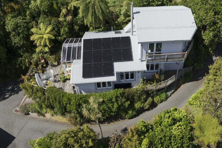 Photo of property in 18 Ngaumatau Road, Point Howard, Lower Hutt, 5013