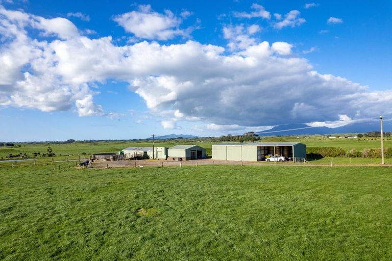 Photo of property in 306 Pungarehu Road, Pungarehu, 4685