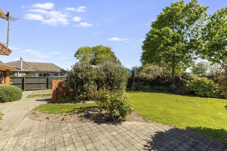 Photo of property in 15 Valerie Place, Redwood, Christchurch, 8051