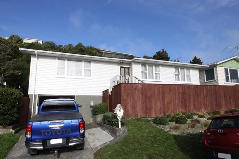 Photo of property in 47 Link Road, Newlands, Wellington, 6037