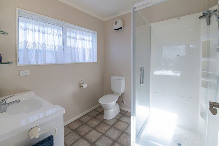 Photo of property in 29 Leanne Way, Waikanae Beach, Waikanae, 5036