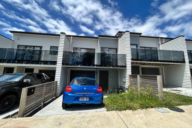 Photo of property in 21 Korokio Lane, Henderson, Auckland, 0612