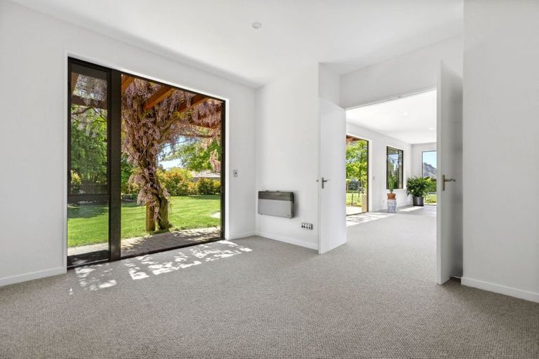 Photo of property in 5 Ironview Lane, Wanaka, 9382