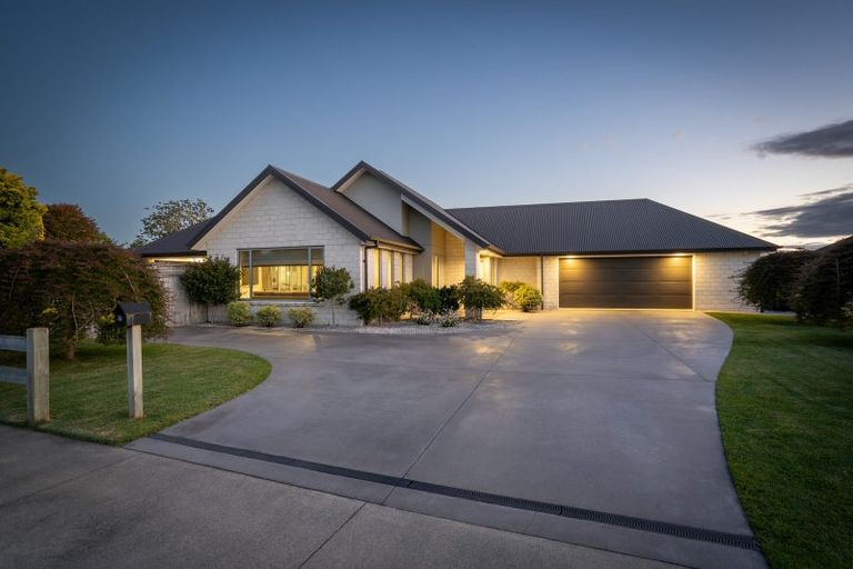 Photo of property in 17 Henry Bell Close, Leamington, Cambridge, 3432