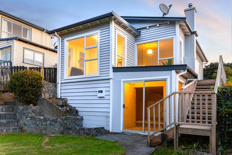 Photo of property in 78 Bayview Road, Paremata, Porirua, 5024