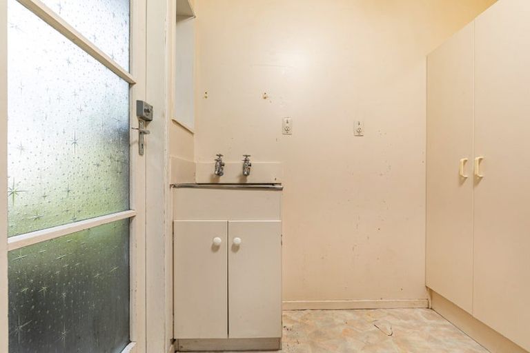 Photo of property in 1/21 Takapu Street, Henderson, Auckland, 0612