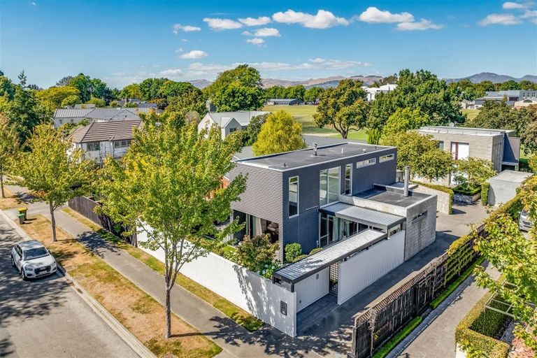 Photo of property in 21 Weka Street, Fendalton, Christchurch, 8041