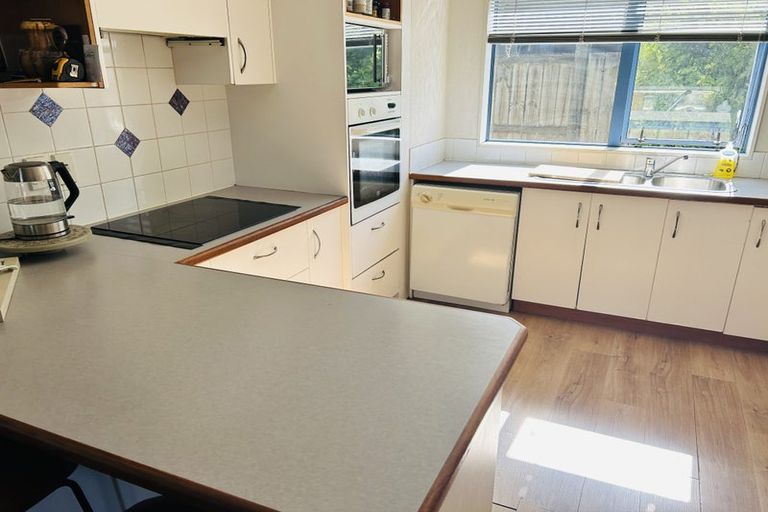 Photo of property in 2 Courtenay Place, Owhata, Rotorua, 3010