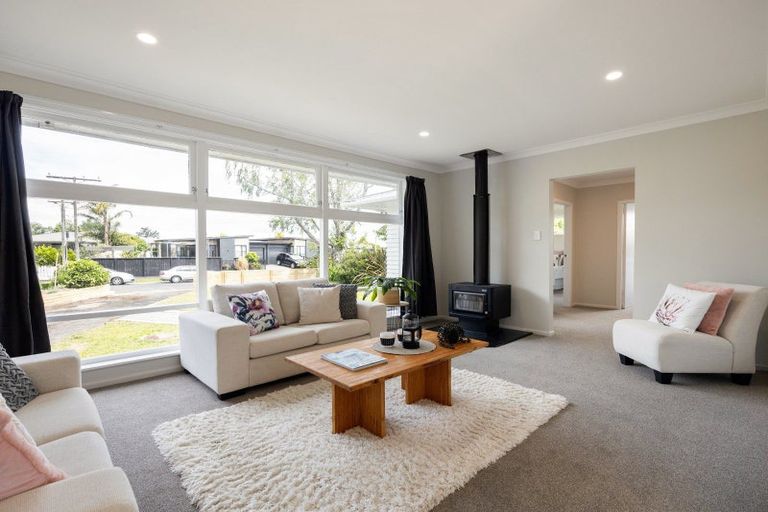 Photo of property in 11 Keitha Place, Glenview, Hamilton, 3206