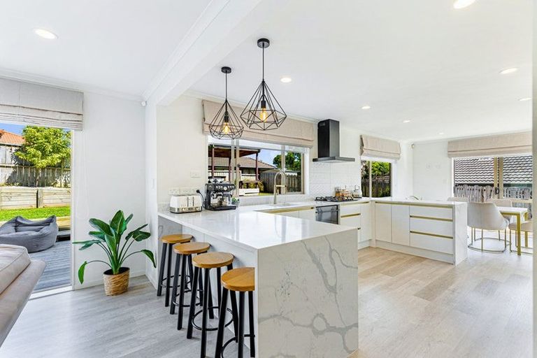 Photo of property in 54 Black Teal Close, Unsworth Heights, Auckland, 0632