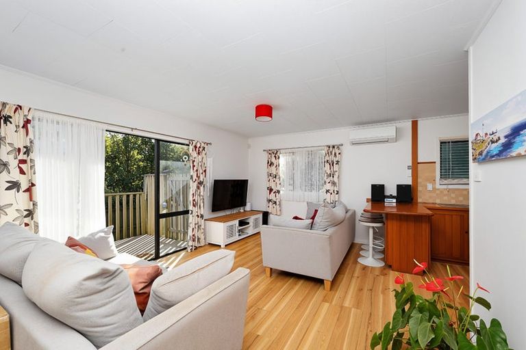 Photo of property in 1/19 Pine Avenue, Henderson, Auckland, 0612