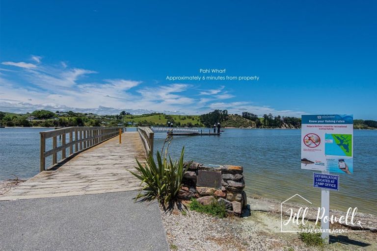 Photo of property in 1 Manaaki Circle, Paparoa, 0571