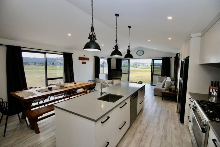 Photo of property in 3 Awatea Drive, Whitianga, 3510