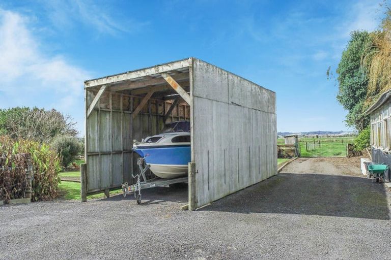 Photo of property in 76 Robertson Road, Ruawai, 0591