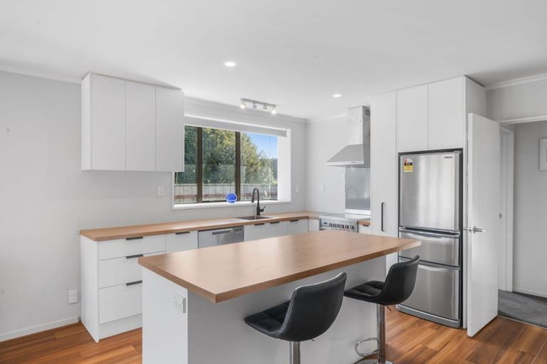 Photo of property in 1/23 Laing Crescent, Heathcote Valley, Christchurch, 8022