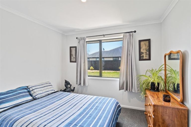 Photo of property in 16 Suffolk Drive, Kirwee, 7571