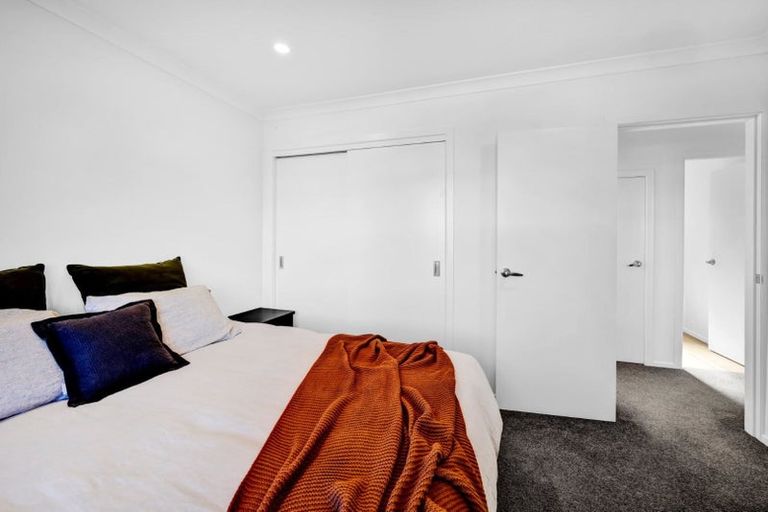 Photo of property in 25 Simons Street, Moturoa, New Plymouth, 4310