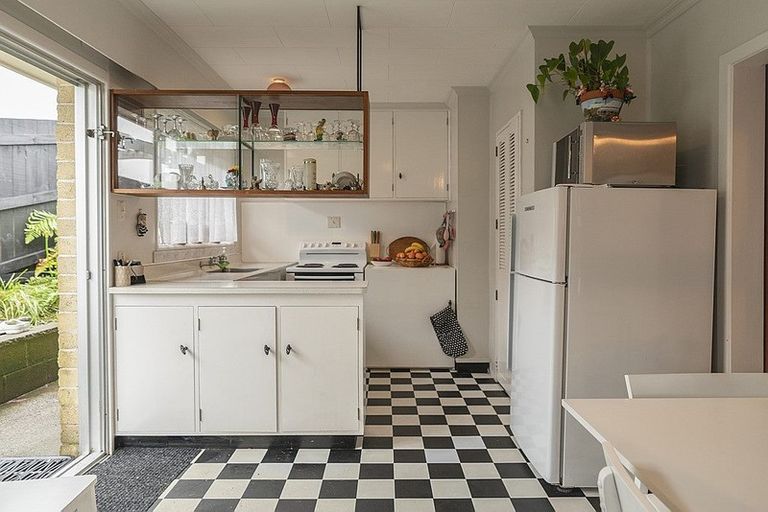 Photo of property in 18 Anthony Grove, Paraparaumu Beach, Paraparaumu, 5032