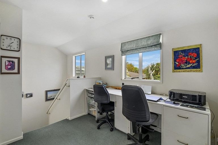 Photo of property in 150a Avonhead Road, Avonhead, Christchurch, 8042