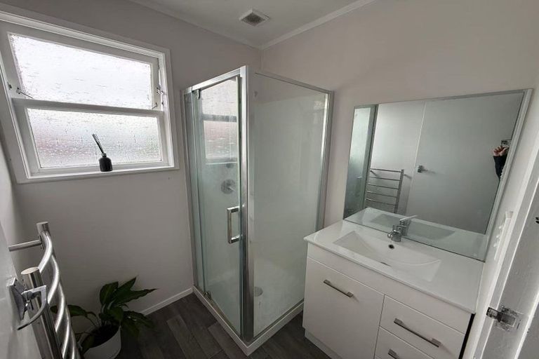 Photo of property in 21 Minaret Drive, Bucklands Beach, Auckland, 2014