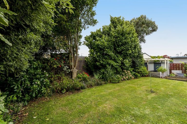 Photo of property in 7 Park Lane, Waitara, 4320