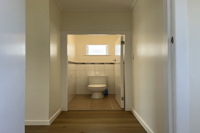 Photo of property in 61 Oakdale Road, Mount Roskill, Auckland, 1041