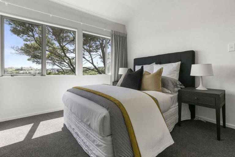 Photo of property in 2/34 Mcbreen Avenue, Northcote, Auckland, 0627