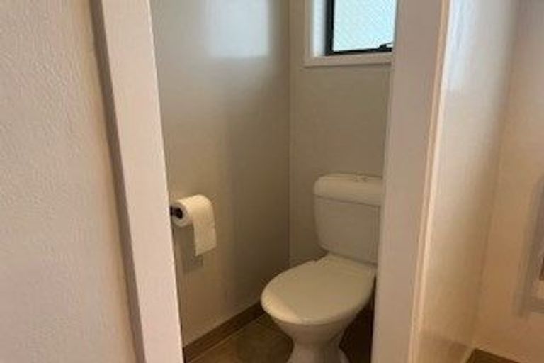 Photo of property in 1/40c West Coast Road, Glen Eden, Auckland, 0602