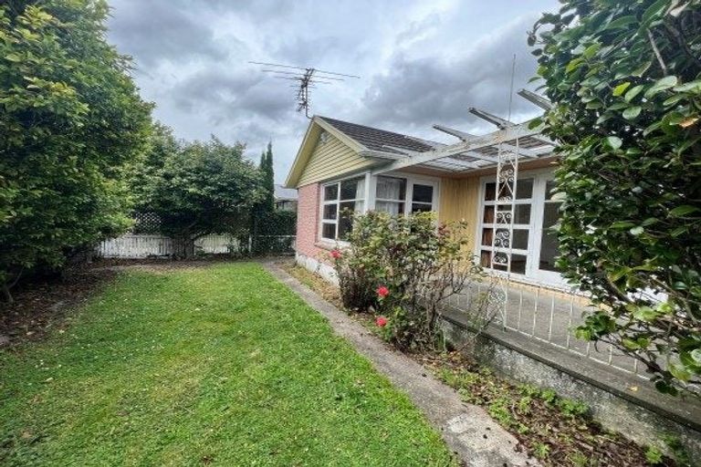 Photo of property in 27 Maidstone Road, Ilam, Christchurch, 8041