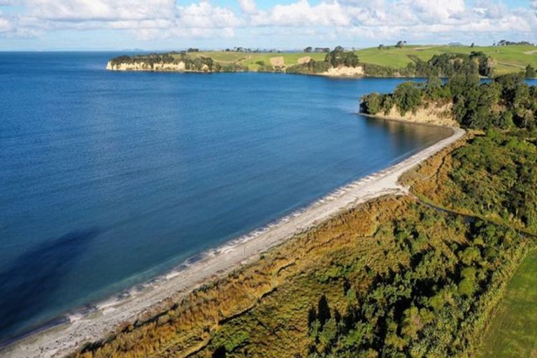 Photo of property in 23 Hurihuri Road, Okura Bush, Silverdale, 0794