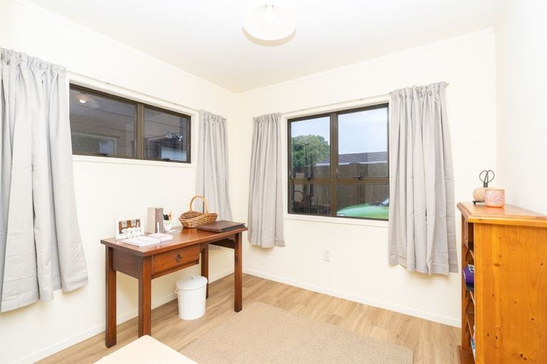 Photo of property in 35 Lachlan Drive, Dinsdale, Hamilton, 3204