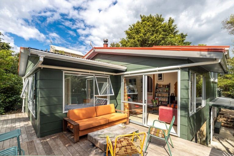 Photo of property in 6 Taraire Street, Ostend, Waiheke Island, 1081