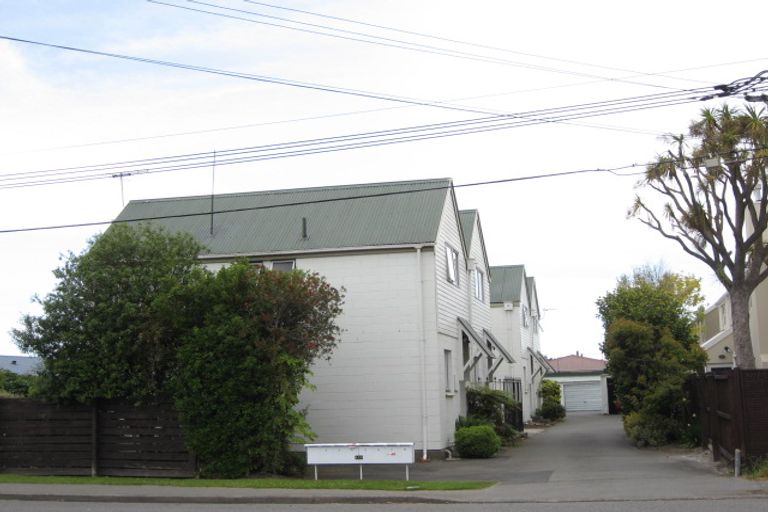 Photo of property in 1/486 Barbadoes Street, Edgeware, Christchurch, 8013