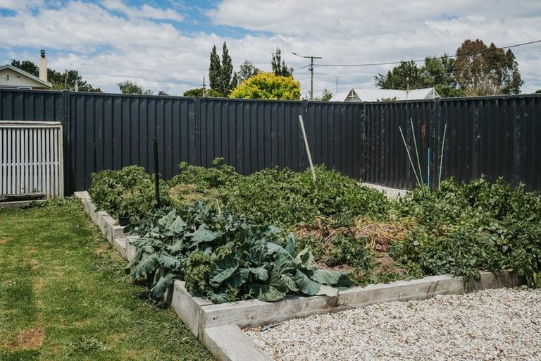 Photo of property in 18 Johnson Street, Milton, 9220