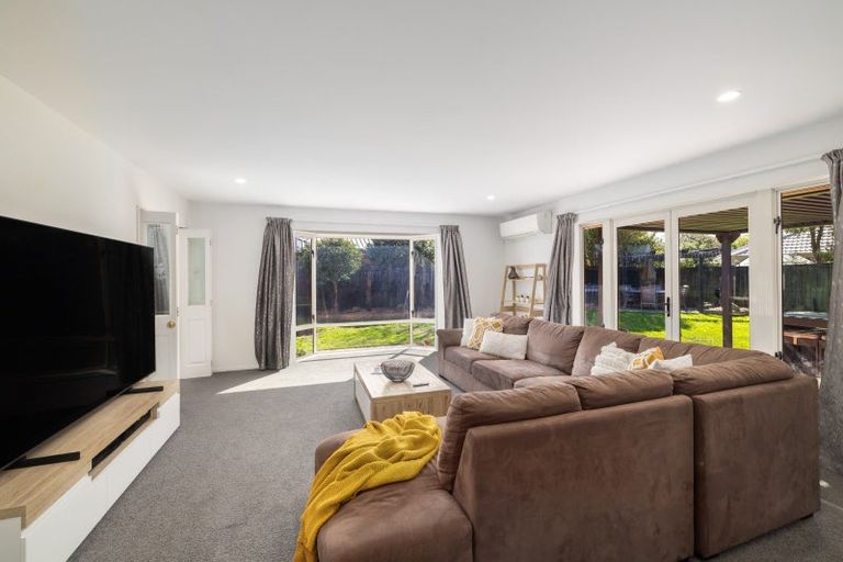 Photo of property in 39 Broadhaven Avenue, Parklands, Christchurch, 8083